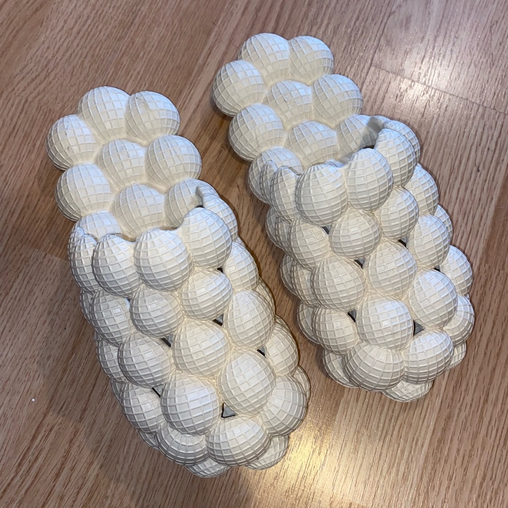 Brand New Men’s size 9 bubble slides